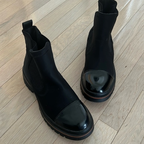 New shoes size 8.5 - Picture 1 of 3
